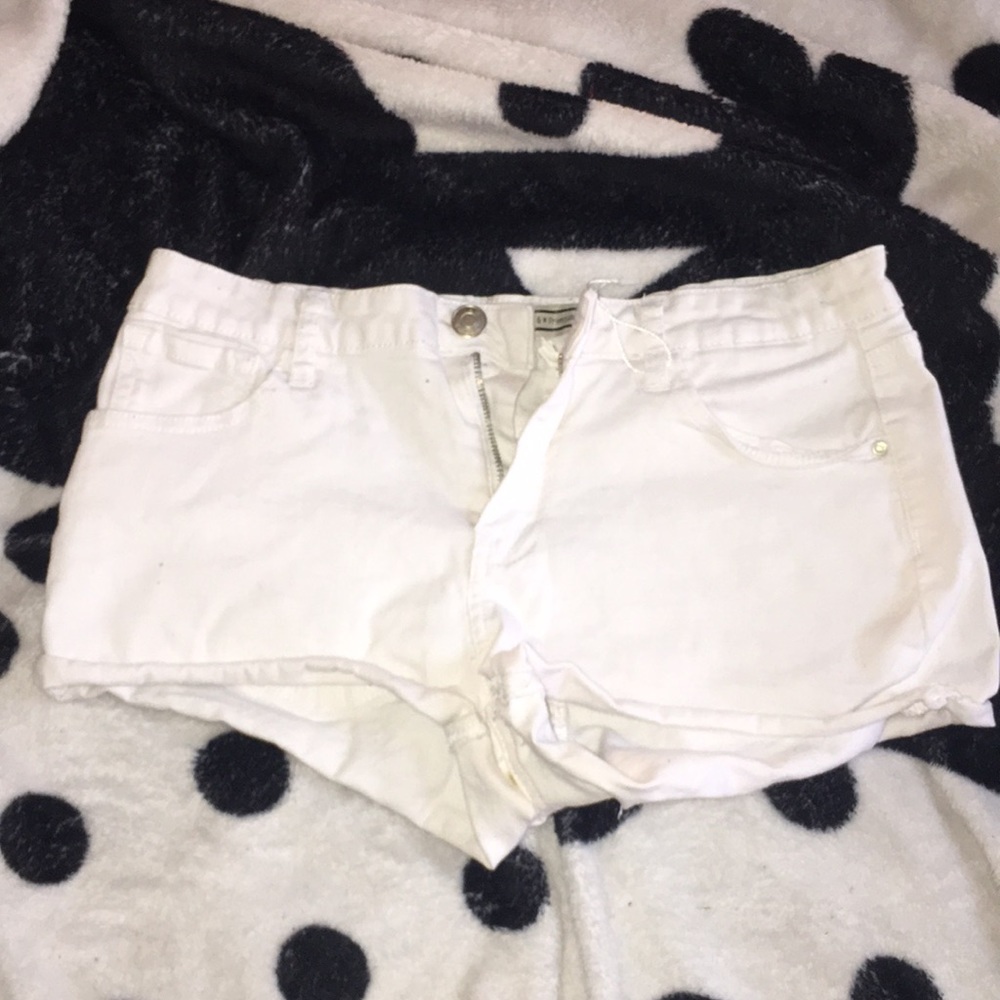 Short white shorts